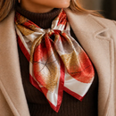 Lenço de Cetim Estampado 90x90 – Moderno e Versátil