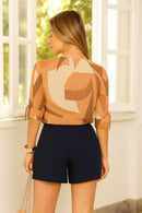 Blusa Estampada Boho com Decote Quadrado e Amarração nas Mangas3/4 Marrom