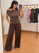 Blusa Feminina Poá com Decote Drapeado e Detalhe no Ombro
