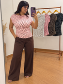 Blusa Feminina Poá com Decote Drapeado e Detalhe no Ombro