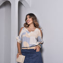 Blusa Estampada – Decote em V Bege e Azul