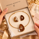 Conjunto Aurora — Colar e Brincos com Detalhes Dourados