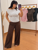 Blusa Feminina Poá com Decote Drapeado e Detalhe no Ombro