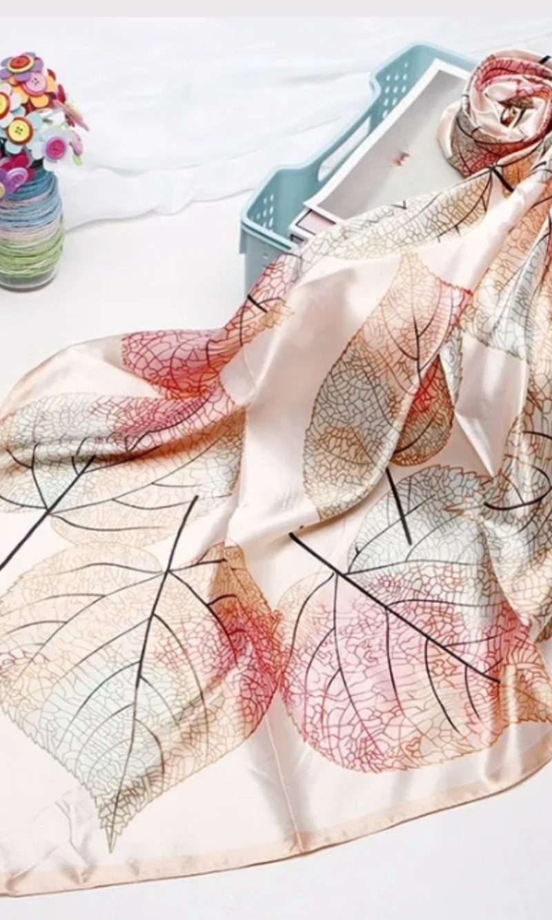 lenço de cetim estampado 90x90 – preto e marrom