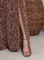 vestido longo com recortes laterais – estampa marrom floral